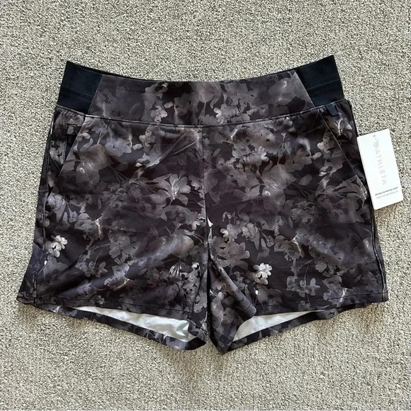 Athleta Brooklyn Printed Shorts Size 14 - Picture 1 of 8